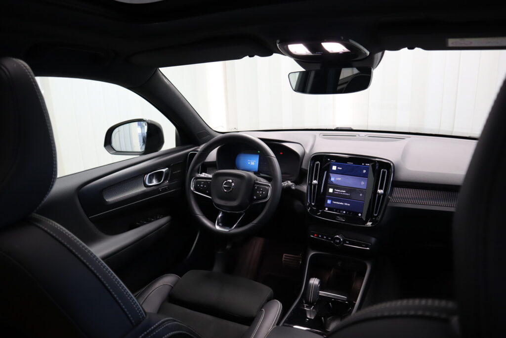 Volvo XC40, image 16