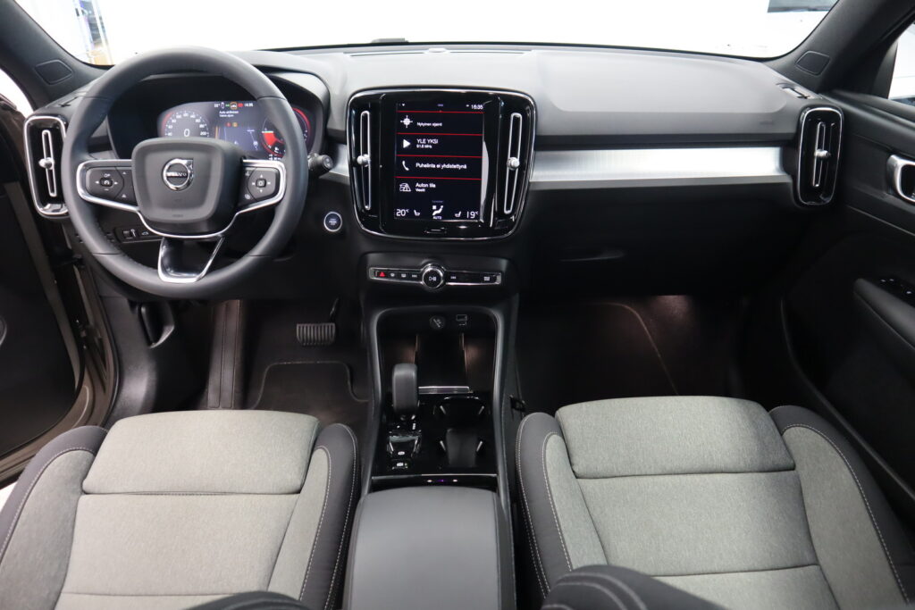 Volvo XC40, image 5