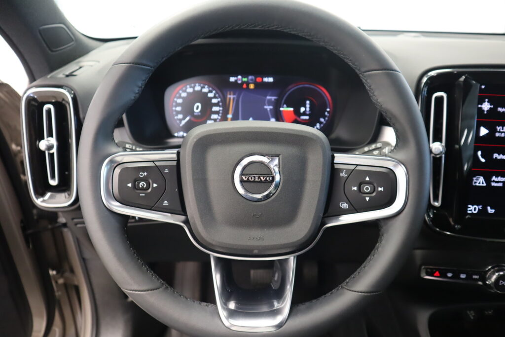 Volvo XC40, image 8