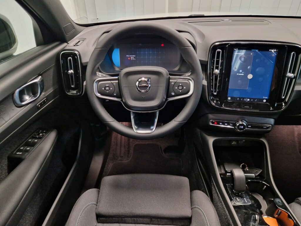 Volvo C40, image 8