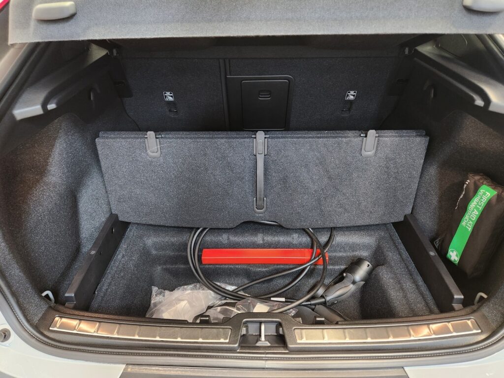 Volvo C40, image 17