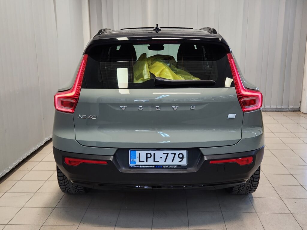 Volvo XC40, image 3