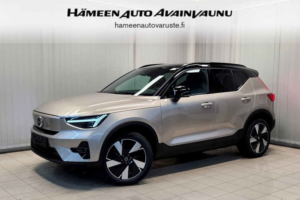 Volvo XC40, image 1