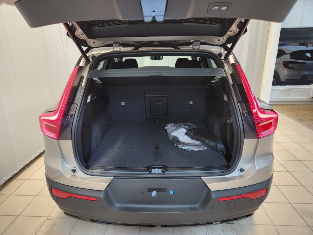 Volvo XC40, image 16