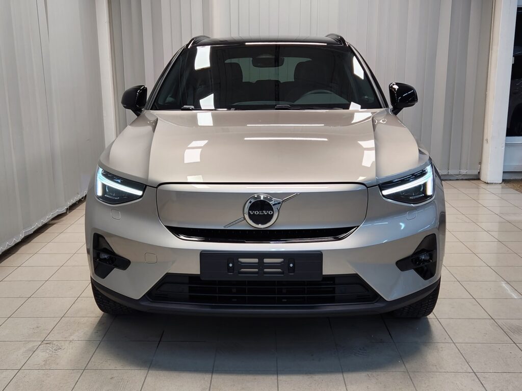 Volvo XC40, image 3