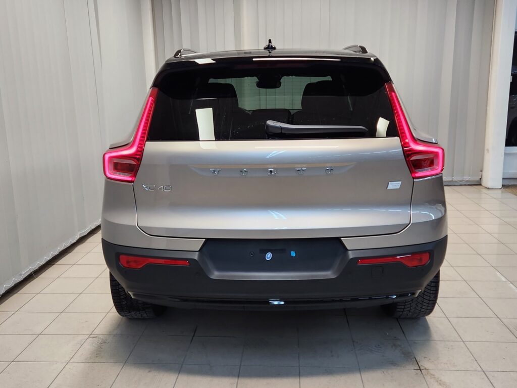 Volvo XC40, image 4