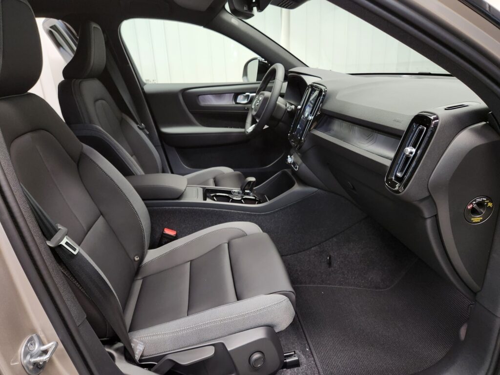 Volvo XC40, image 9