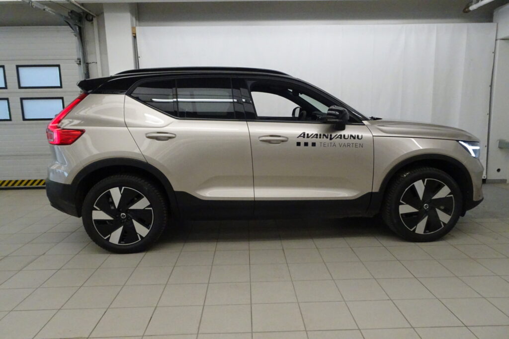 Volvo XC40, image 3