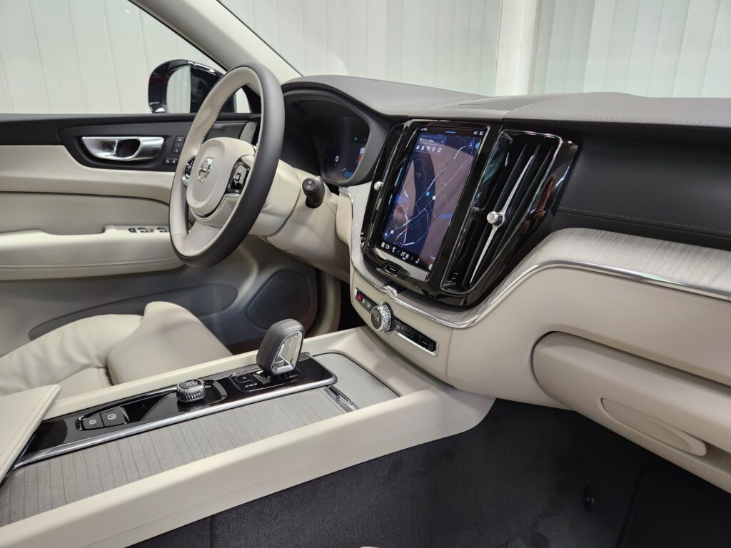 Volvo XC60, image 11