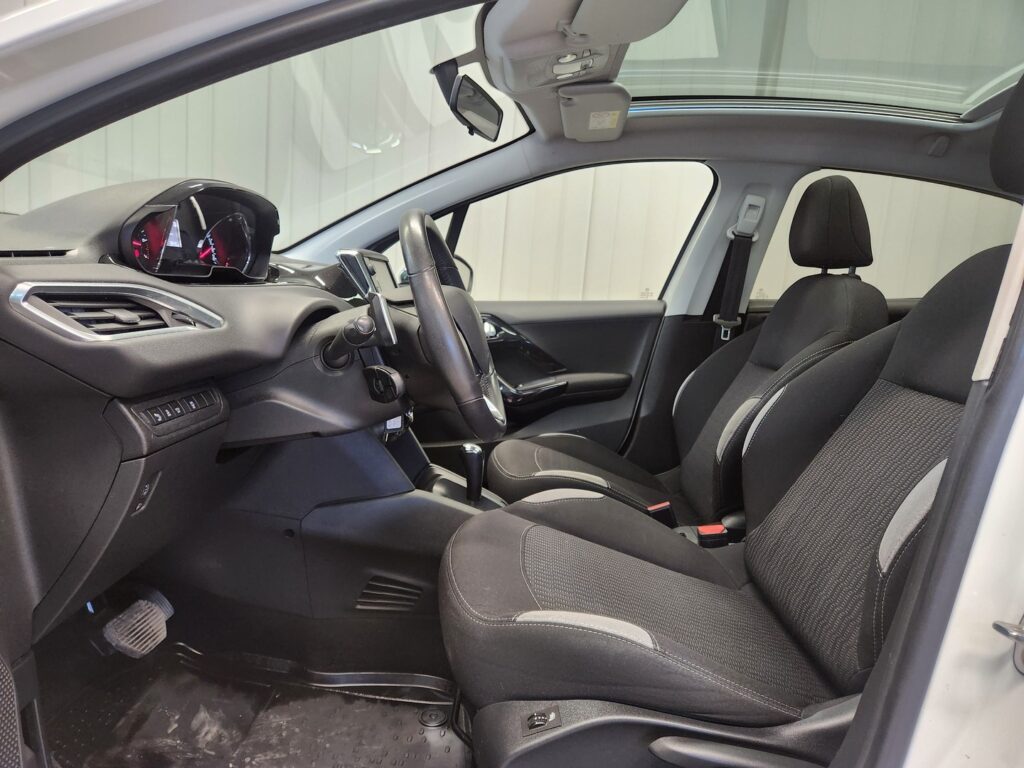 Peugeot 208, image 4