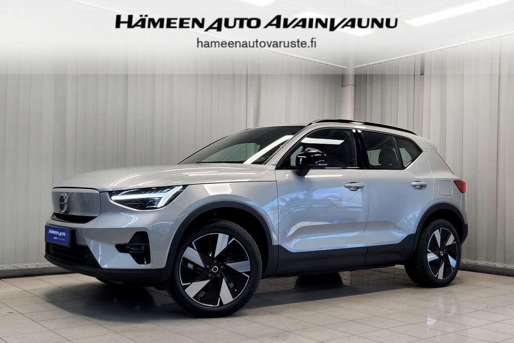 Volvo XC40, image 1