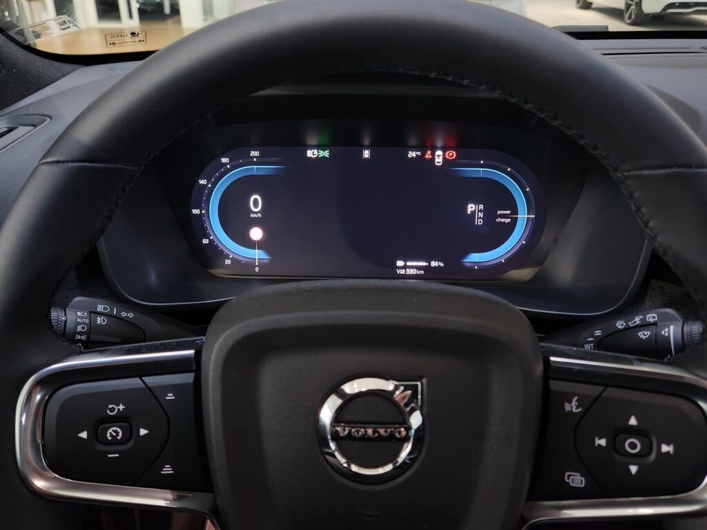 Volvo XC40, image 12