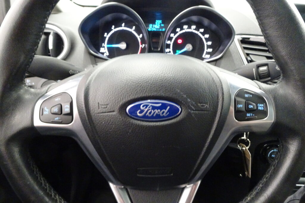 Ford Fiesta, image 7