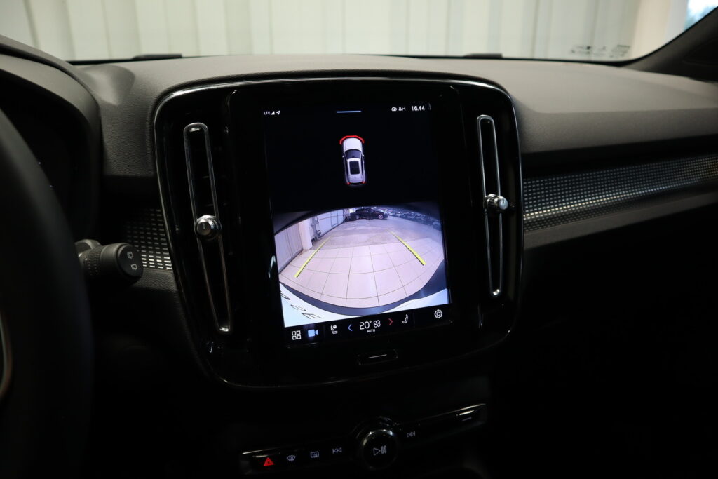 Volvo XC40, image 17