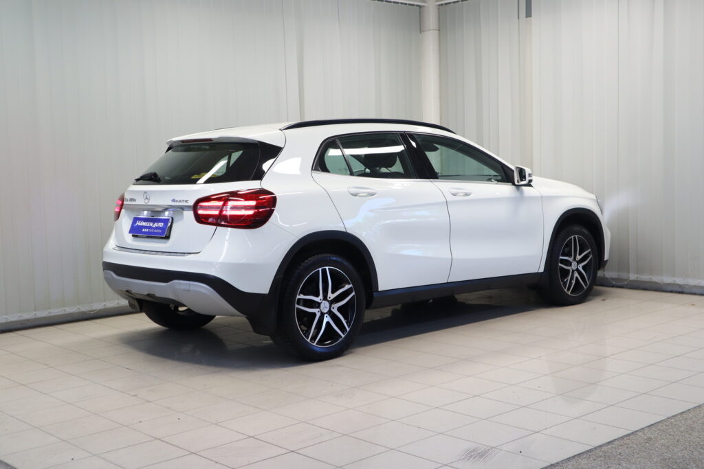 Mercedes-Benz GLA, image 15