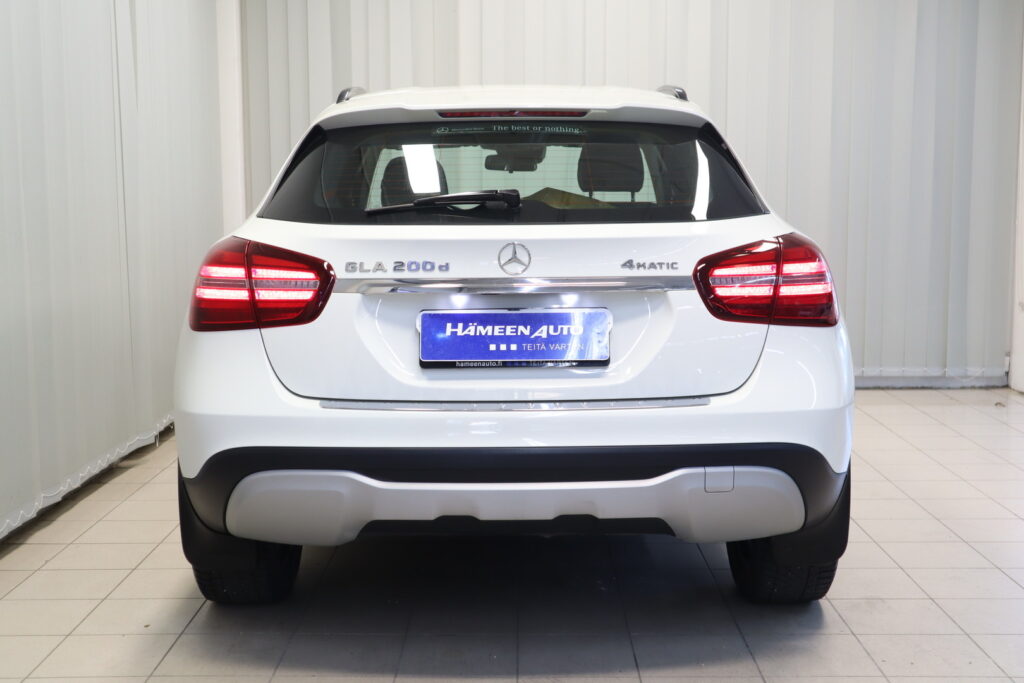 Mercedes-Benz GLA, image 17