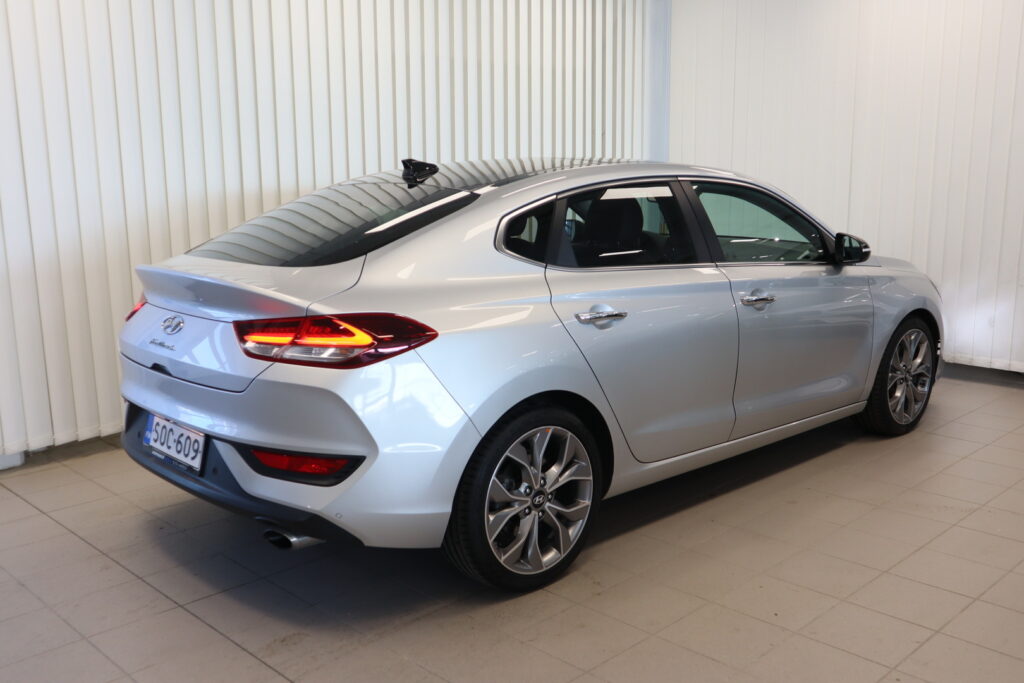 Hyundai i30 Fastback, image 3