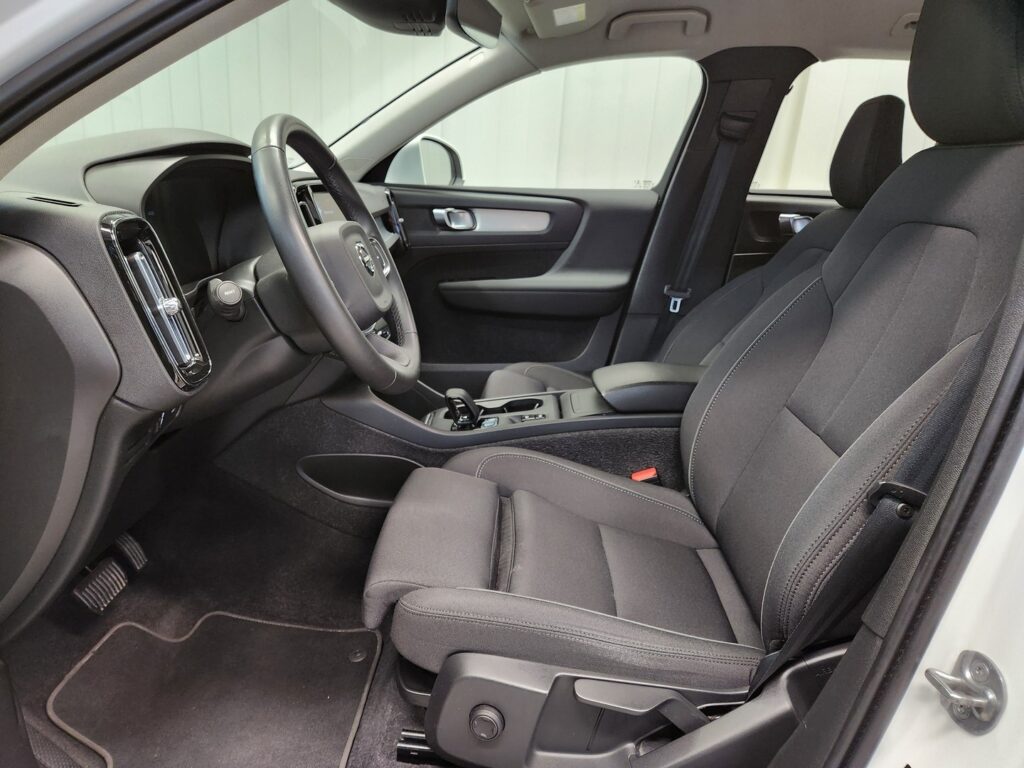 Volvo XC40, image 3