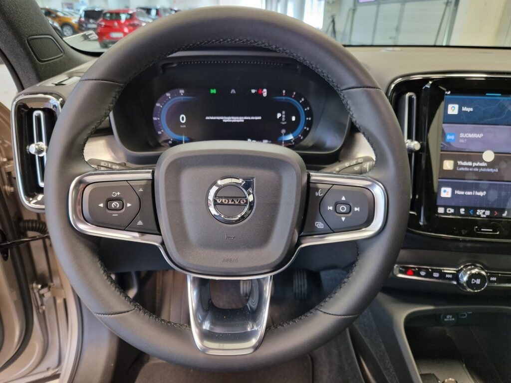 Volvo XC40, image 12