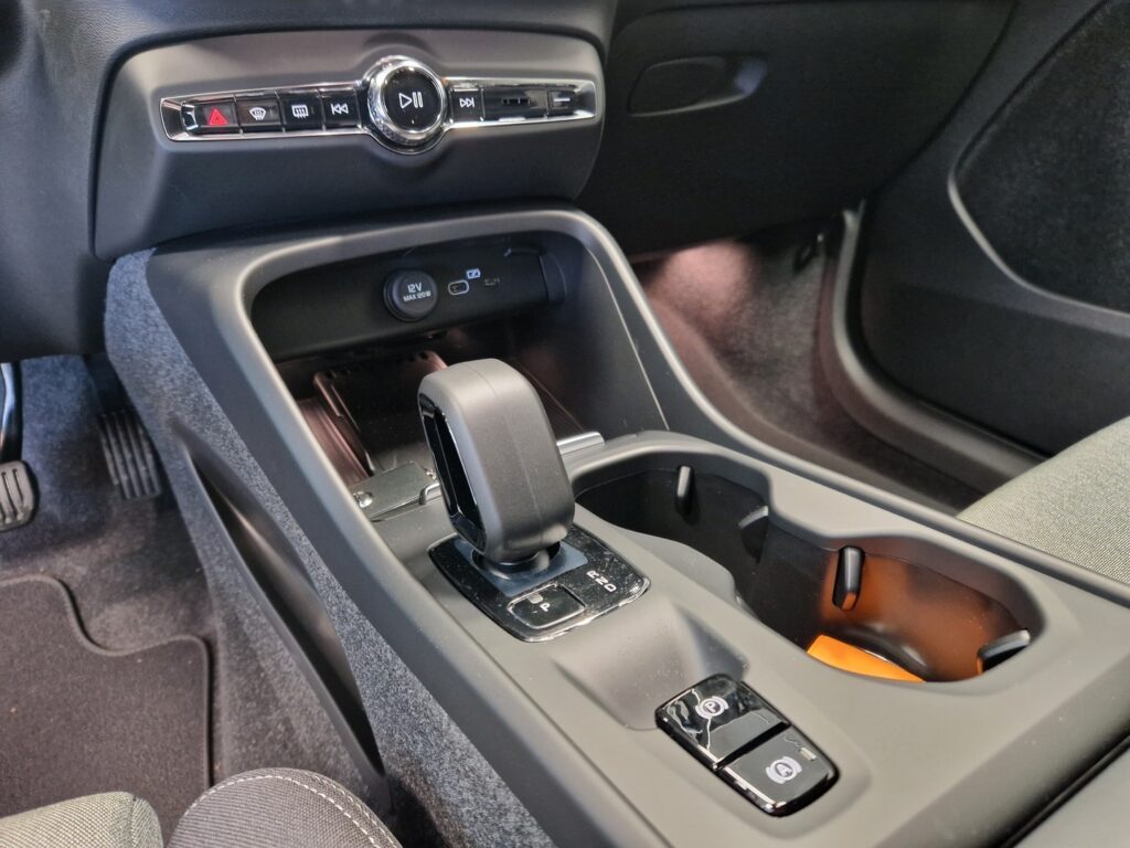 Volvo XC40, image 15