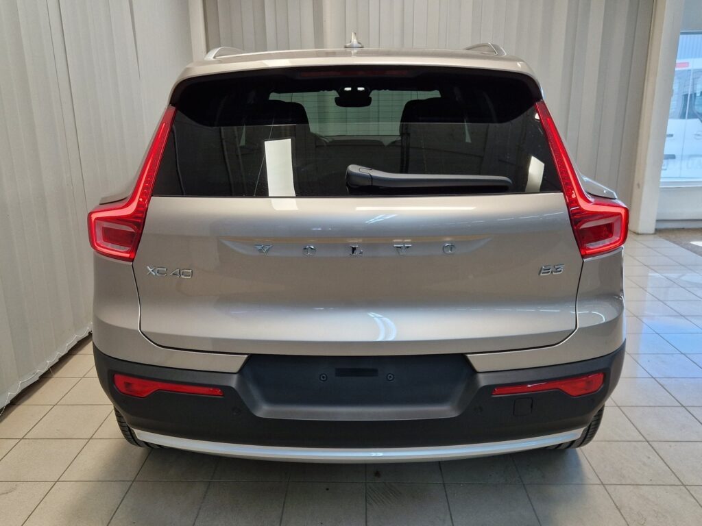 Volvo XC40, image 3