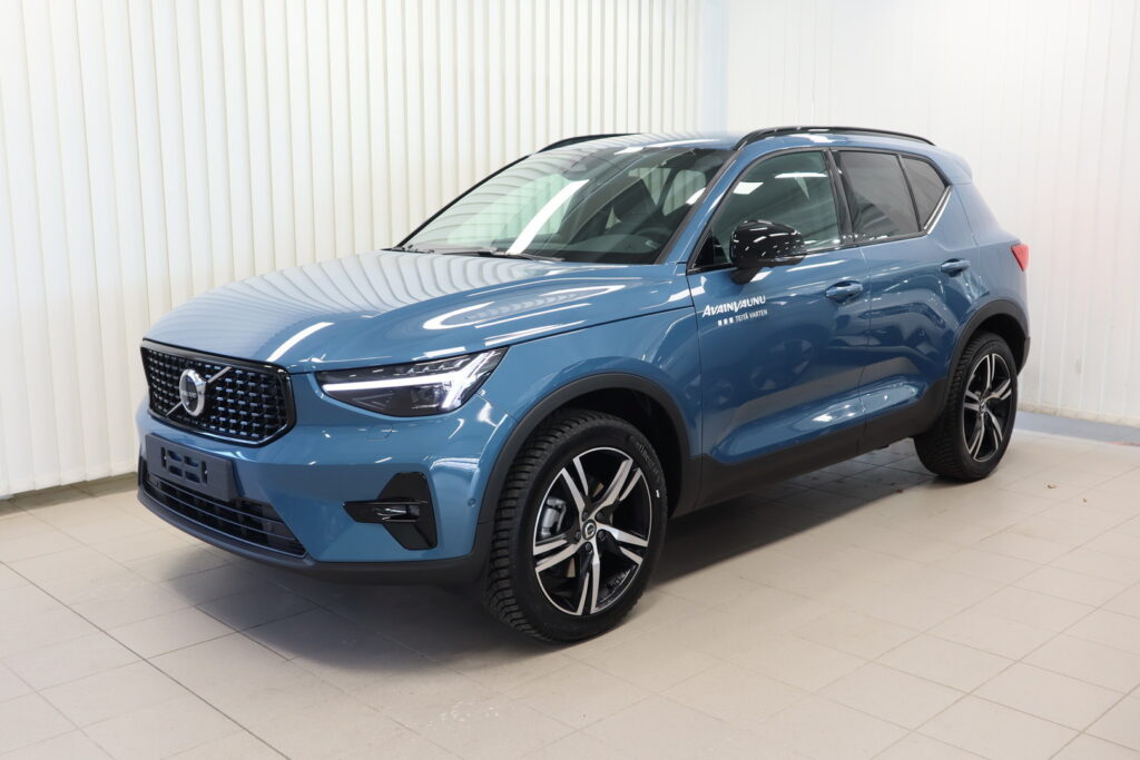 Volvo XC40, image 1