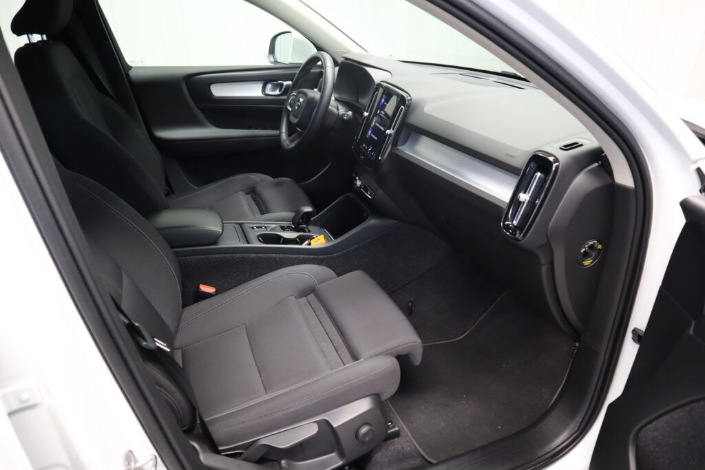 Volvo XC40, image 13