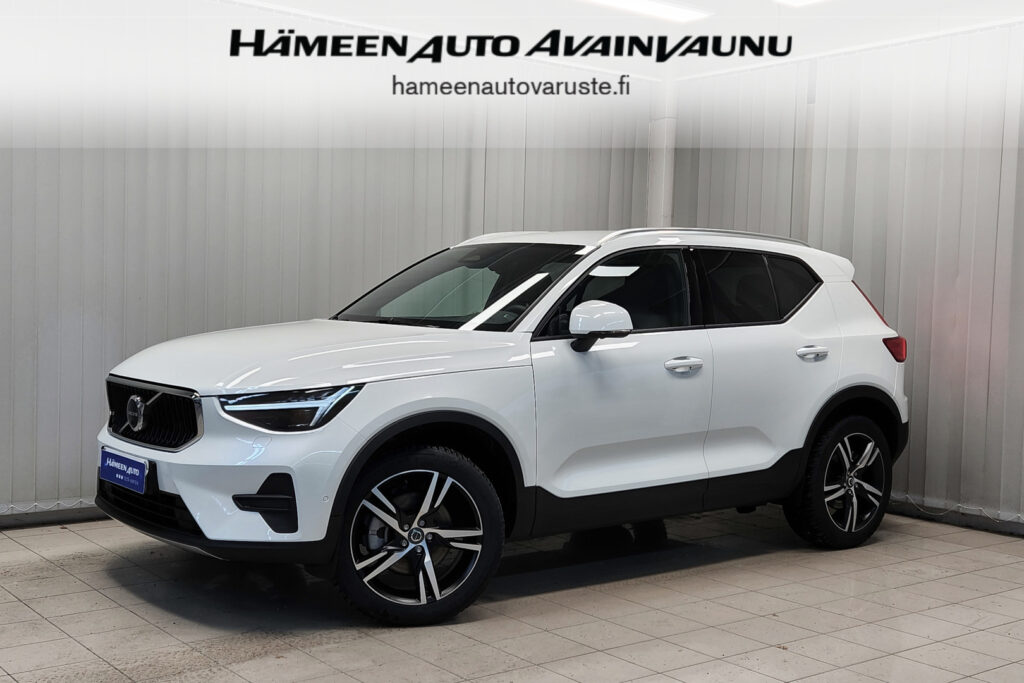 Volvo XC40, image 1