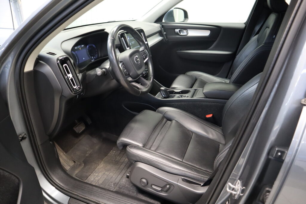 Volvo XC40, image 4