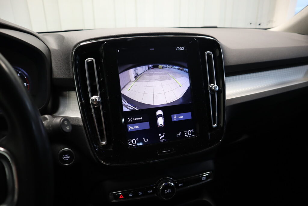 Volvo XC40, image 8