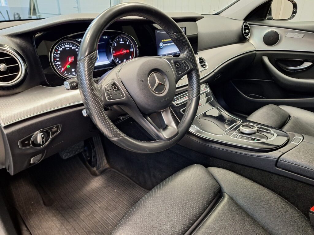 Mercedes-Benz E, image 8