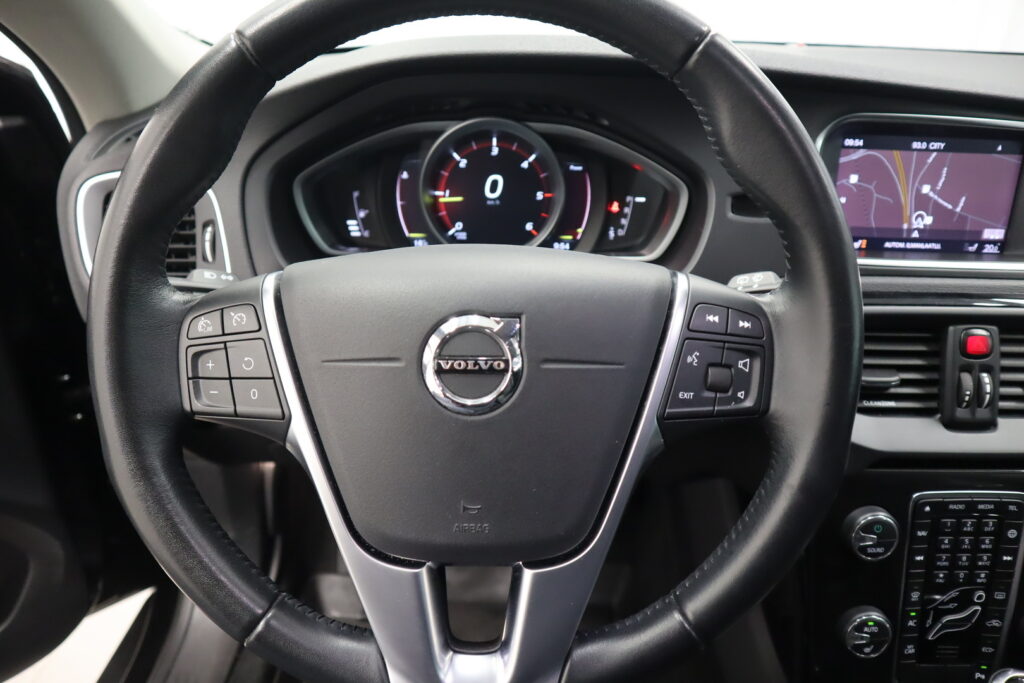 Volvo V40 Cross Country, image 11