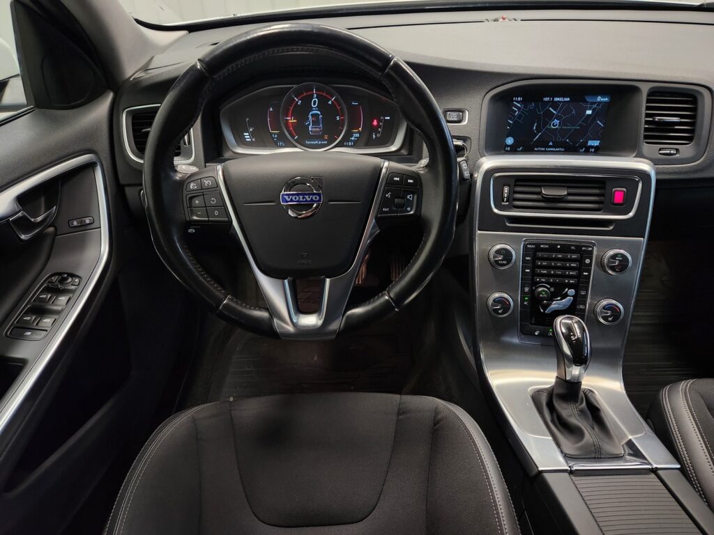 Volvo V60, image 12