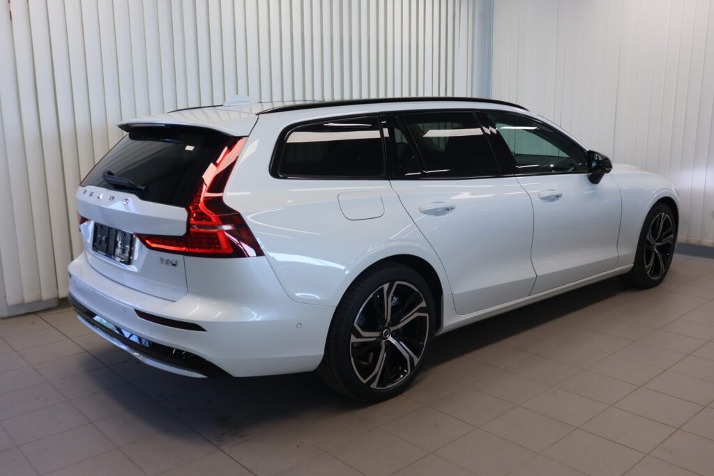 Volvo V60, image 2