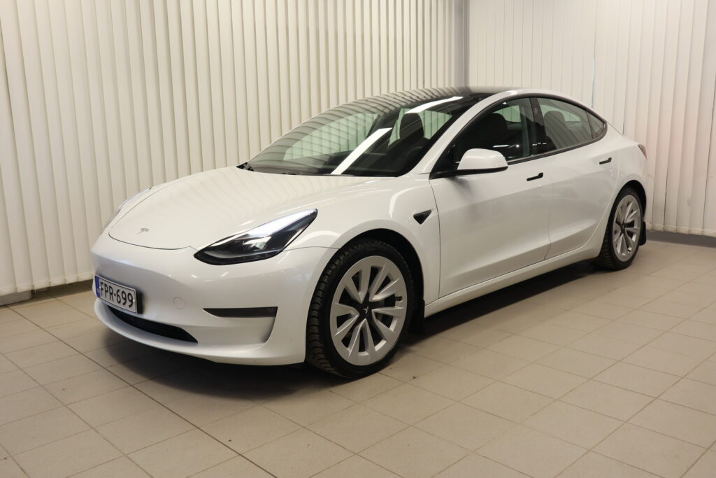 Tesla Model 3, image 1