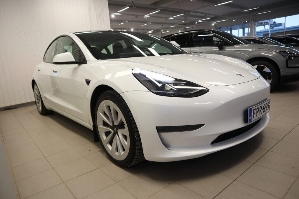 Tesla Model 3, image 3