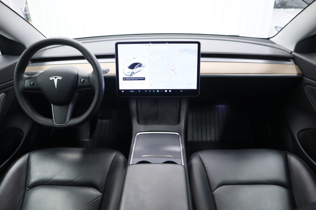 Tesla Model 3, image 7