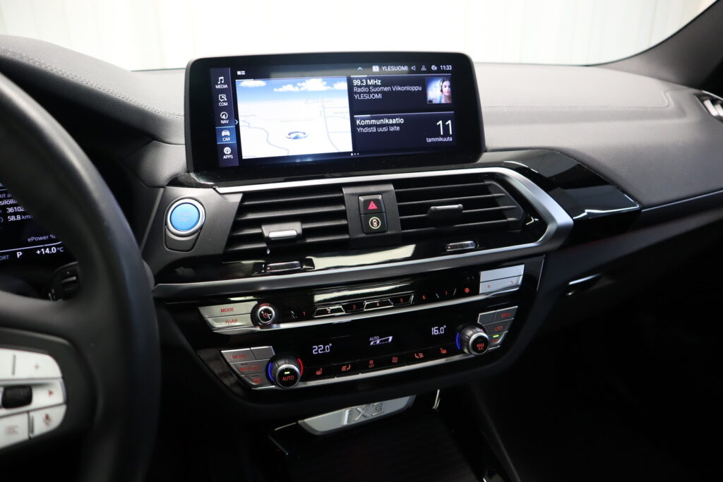 BMW iX3, image 17