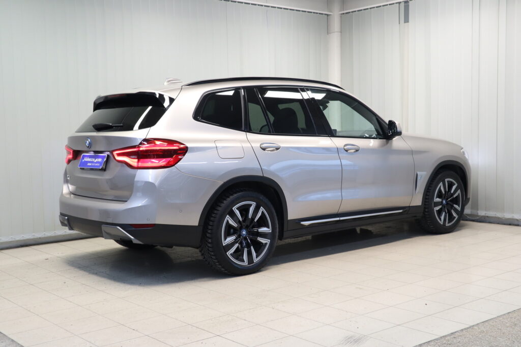 BMW iX3, image 23