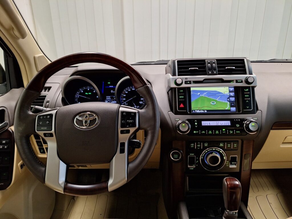 Toyota Land Cruiser, image 18