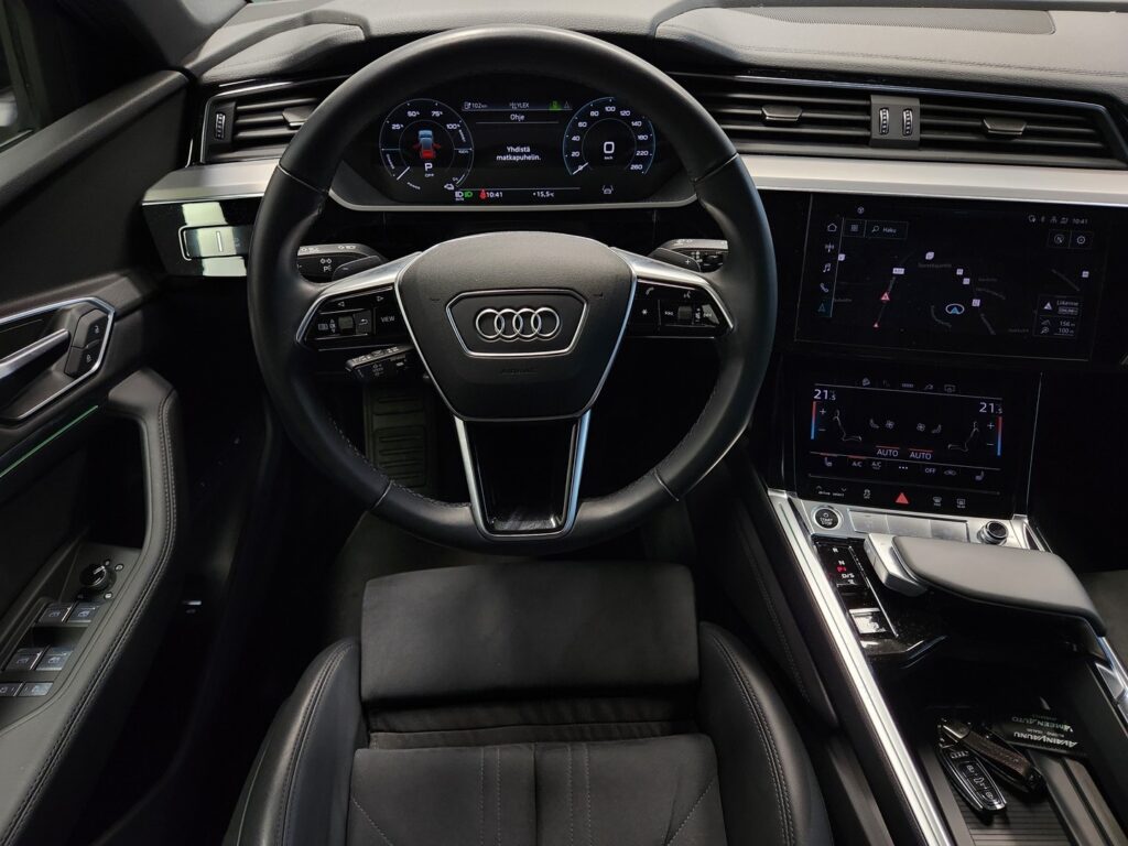 Audi e-tron, image 11